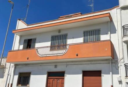 Casa Indipendente con Terrazzo,Patio e Cantina