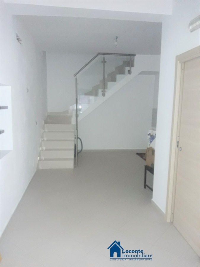 Villa Unifamiliare - Indipendente CASAMASSIMA vendita  Casamassima  Loconte Immobiliare