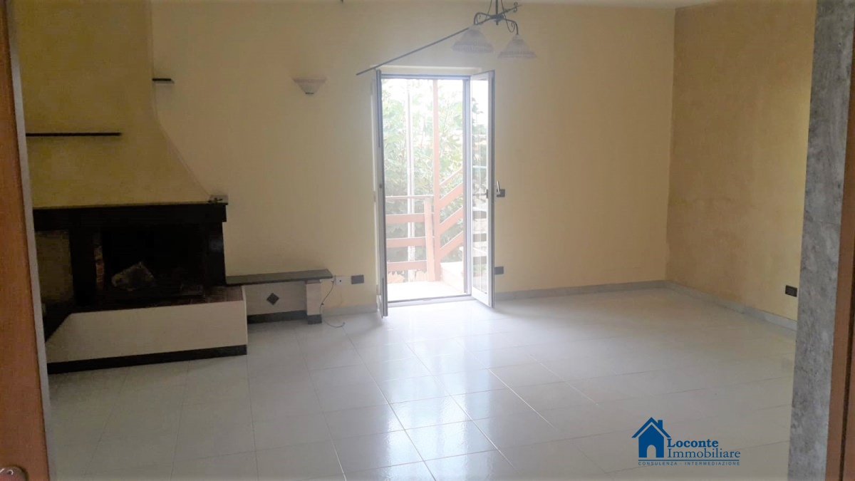 Villa SANNICANDRO DI BARI vendita  Sannicandro di Bari  Loconte Immobiliare
